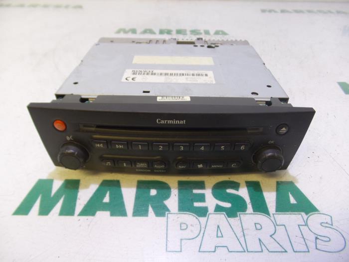 RENAULT Scenic 2 generation (2003-2010) Music Player Without GPS 8200300852 19515889