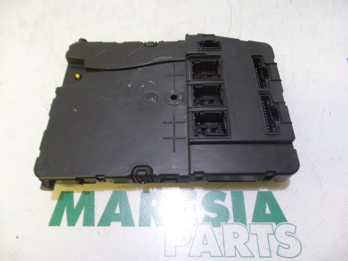 Gebruikte Computer Diversen Renault Scénic II (JM) 1.6 16V Prijs € 105,00 Margeregeling aangeboden door Maresia Parts