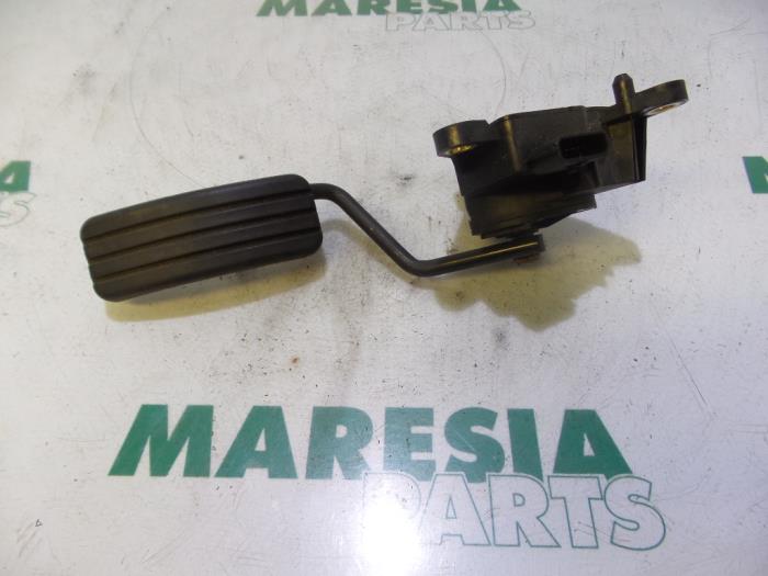 Gebruikte Sensor Gaspedaalpositie Renault Scénic II (JM) 1.6 16V Prijs € 35,00 Margeregeling aangeboden door Maresia Parts