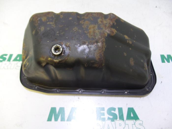 Gebruikte Carterpan Renault Kangoo (KC) 1.2 Prijs € 35,00 Margeregeling aangeboden door Maresia Parts