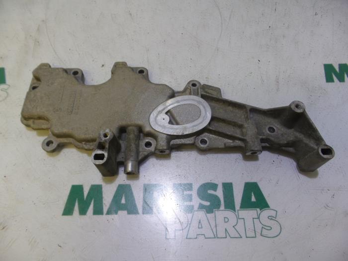 Gebruikte Kleppendeksel Renault Megane Prijs € 20,00 Margeregeling aangeboden door Maresia Parts