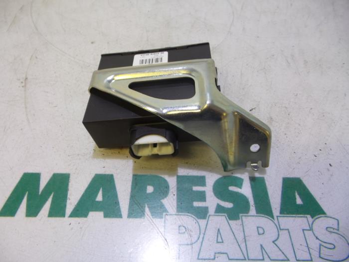 Gebruikte Computer Diversen Peugeot 107 1.0 12V Prijs € 50,00 Margeregeling aangeboden door Maresia Parts