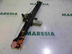 Gebruikte Ruitmechaniek 4Deurs links-voor Fiat Grande Punto (199) 1.3 JTD Multijet 16V VGT Prijs € 30,00 Margeregeling aangeboden door Maresia Parts