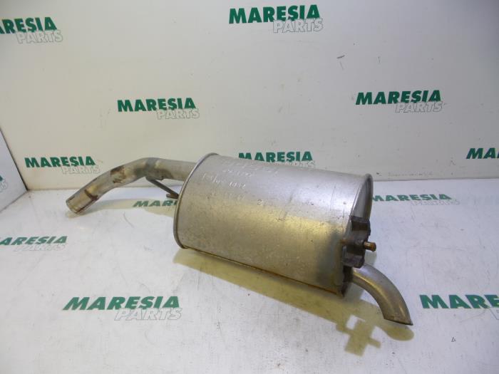 Gebruikte Uitlaat Einddemper Fiat Grande Punto (199) 1.3 JTD Multijet 16V VGT Prijs € 50,00 Margeregeling aangeboden door Maresia Parts