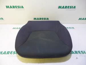 Gebruikte Stoel Bekleding links Fiat Doblo (223A/119) 1.6 16V Prijs € 50,00 Margeregeling aangeboden door Maresia Parts