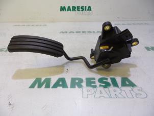 Gebruikte Sensor Gaspedaalpositie Renault Clio III (BR/CR) 1.5 dCi 70 Prijs € 30,00 Margeregeling aangeboden door Maresia Parts