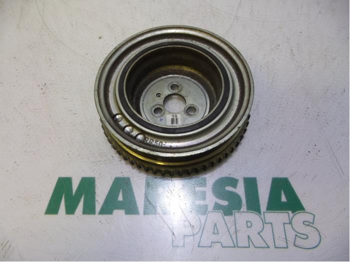 Gebruikte Krukas Poelie Fiat 500 (312) 1.4 16V Prijs € 24,95 Margeregeling aangeboden door Maresia Parts