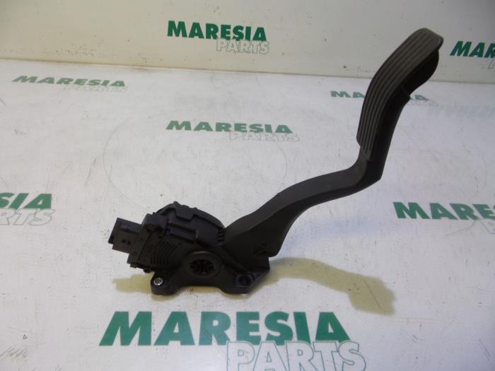 Gebruikte Gaspedaalpositie Sensor Peugeot 308 (4A/C) 1.6 16V THP Autom. Prijs € 20,00 Margeregeling aangeboden door Maresia Parts