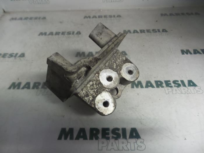 Gebruikte Motorsteun Fiat Punto III (199) 1.4 Prijs € 20,00 Margeregeling aangeboden door Maresia Parts