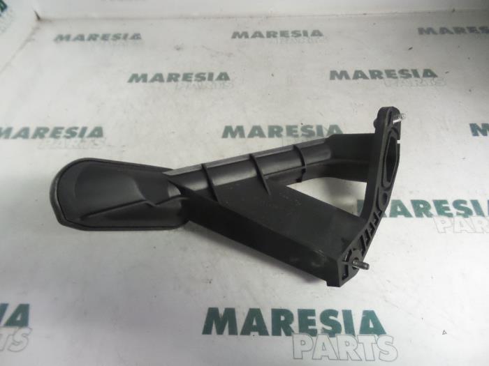 Gebruikte Oliepomp Peugeot 407 (6D) 1.8 16V Prijs € 25,00 Margeregeling aangeboden door Maresia Parts