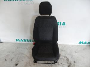 Gebruikte Voorstoel links Peugeot 3008 I (0U/HU) 1.6 HDiF 16V Prijs € 110,00 Margeregeling aangeboden door Maresia Parts