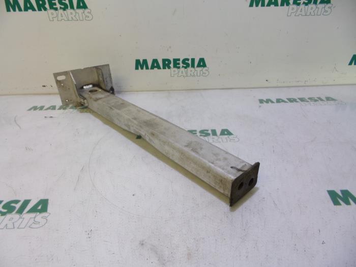 Gebruikte Subframe Peugeot 308 (4A/C) 1.6 16V THP Autom. Prijs € 25,00 Margeregeling aangeboden door Maresia Parts