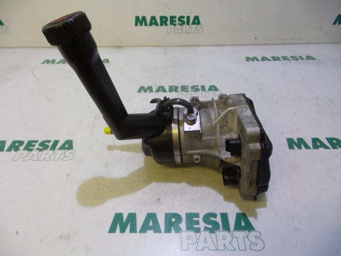 Gebruikte Pomp Servo Peugeot 308 (4A/C) 1.6 16V THP Autom. Prijs € 74,95 Margeregeling aangeboden door Maresia Parts