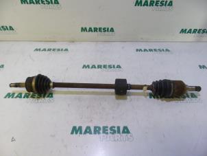 Gebruikte Aandrijfas rechts-voor Fiat Punto II (188) 1.2 60 S 3-Drs. Prijs € 30,00 Margeregeling aangeboden door Maresia Parts