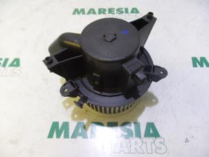 Gebruikte Kachel Ventilatiemotor Fiat Punto II (188) 1.2 60 S 3-Drs. Prijs € 25,00 Margeregeling aangeboden door Maresia Parts
