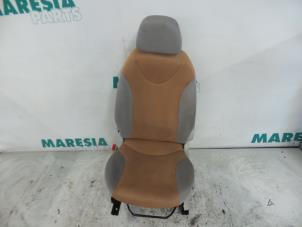 Gebruikte Voorstoel links Fiat Idea (350AX) 1.4 16V Prijs € 60,00 Margeregeling aangeboden door Maresia Parts