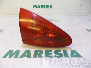 Gebruikte Achterlicht links Alfa Romeo 147 (937) 1.6 Twin Spark 16V Prijs € 20,00 Margeregeling aangeboden door Maresia Parts