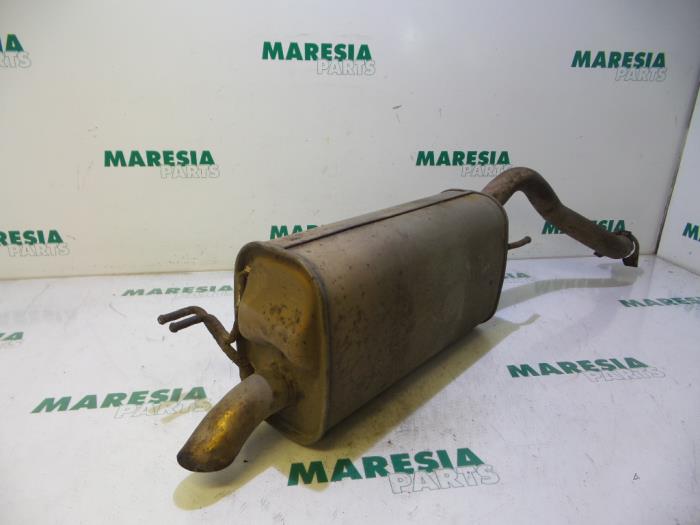 Gebruikte Uitlaat Einddemper Fiat Doblo Cargo (263) 1.3 MJ 16V DPF Euro 5 Prijs € 35,00 Margeregeling aangeboden door Maresia Parts