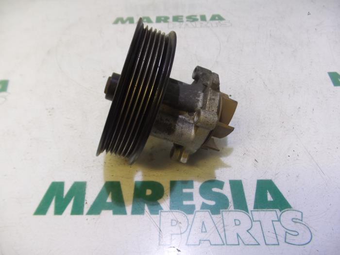 Gebruikte Waterpomp Fiat Doblo (263) 1.3 D Multijet Prijs € 90,75 Inclusief btw aangeboden door Maresia Parts