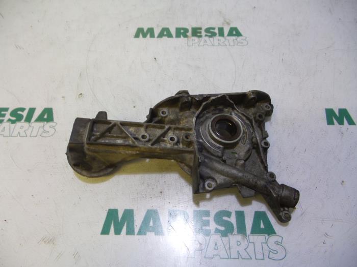 Gebruikte Oliepomp Fiat Punto II (188) 1.8 HGT 16V Prijs € 105,00 Margeregeling aangeboden door Maresia Parts
