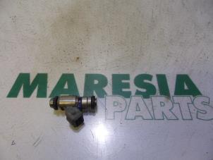 Gebruikte Injector (benzine injectie) Fiat Punto Prijs € 50,00 Margeregeling aangeboden door Maresia Parts