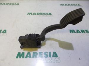 Gebruikte Gaspedaalpositie Sensor Fiat Grande Punto (199) 1.4 T-Jet 16V Prijs € 15,00 Margeregeling aangeboden door Maresia Parts