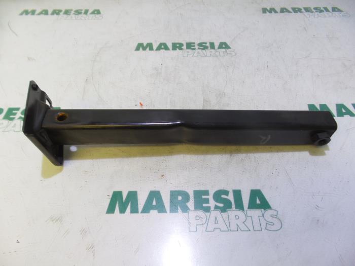 Gebruikte Subframe Peugeot 207 SW (WE/WU) 1.4 16V Vti Prijs € 20,00 Margeregeling aangeboden door Maresia Parts