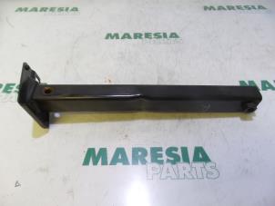 Gebruikte Subframe Peugeot 207 SW (WE/WU) 1.4 16V Vti Prijs € 20,00 Margeregeling aangeboden door Maresia Parts