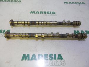 Gebruikte Nokkenas Alfa Romeo 159 Sportwagon (939BX) 2.2 JTS 16V Prijs € 367,50 Margeregeling aangeboden door Maresia Parts