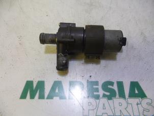 Gebruikte Waterpomp Renault Megane II (BM/CM) 2.0 16V Turbo Prijs € 30,00 Margeregeling aangeboden door Maresia Parts