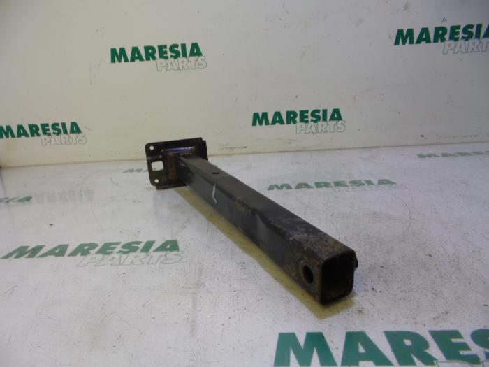 Gebruikte Subframe Peugeot 207/207+ (WA/WC/WM) 1.4 16V Prijs € 20,00 Margeregeling aangeboden door Maresia Parts