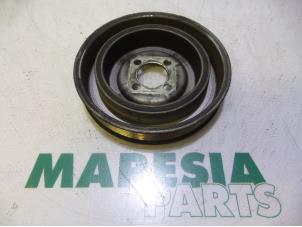 Gebruikte Krukas Poelie Fiat Grande Punto (199) 1.3 JTD Multijet 16V VGT Prijs € 25,00 Margeregeling aangeboden door Maresia Parts