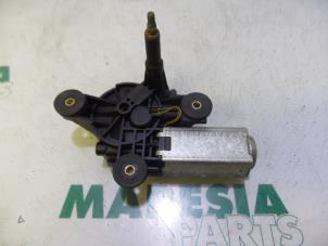 Gebruikte Motor Ruitenwisser achter Fiat Idea (350AX) 1.4 16V Prijs € 25,00 Margeregeling aangeboden door Maresia Parts