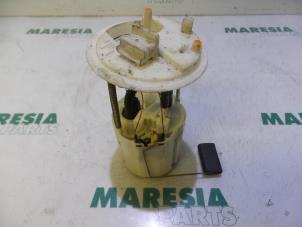 Gebruikte Tank element Pomp Fiat Idea (350AX) 1.4 16V Prijs € 20,00 Margeregeling aangeboden door Maresia Parts