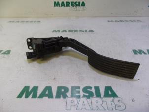 Gebruikte Gaspedaalpositie Sensor Alfa Romeo 159 (939AX) 3.2 JTS V6 24V Q4 Prijs € 50,00 Margeregeling aangeboden door Maresia Parts
