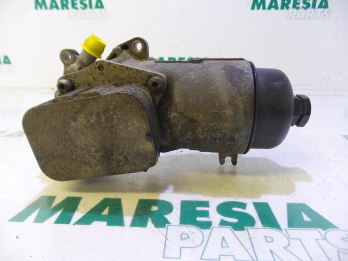 Gebruikte Oliefilterhouder Peugeot 308 (4A/C) 1.6 HDi 16V Prijs € 45,00 Margeregeling aangeboden door Maresia Parts