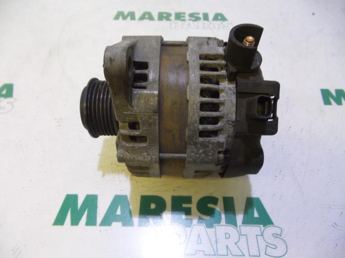 Gebruikte Dynamo Alfa Romeo 159 (939AX) 3.2 JTS V6 24V Q4 Prijs € 262,50 Margeregeling aangeboden door Maresia Parts