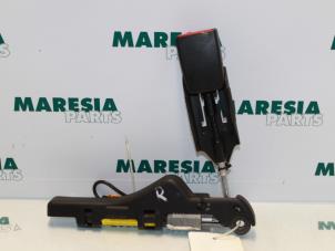 Gebruikte Gordelspanner rechts Citroen C3 (FC/FL/FT) 1.6 16V Prijs € 50,00 Margeregeling aangeboden door Maresia Parts