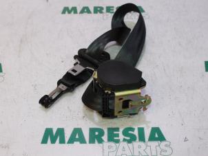 Gebruikte Veiligheidsgordel links-achter Citroen C8 (EA/EB) 2.0 16V Prijs € 50,00 Margeregeling aangeboden door Maresia Parts