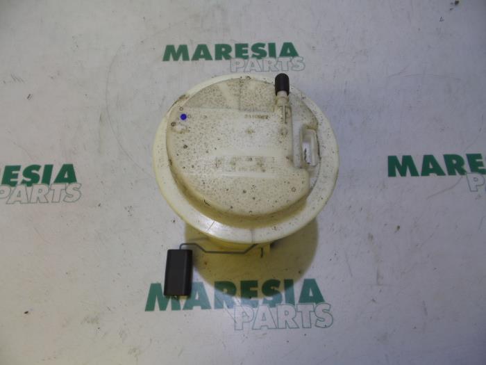 Gebruikte Tank element Pomp Citroen C8 (EA/EB) 2.0 16V Prijs € 35,00 Margeregeling aangeboden door Maresia Parts