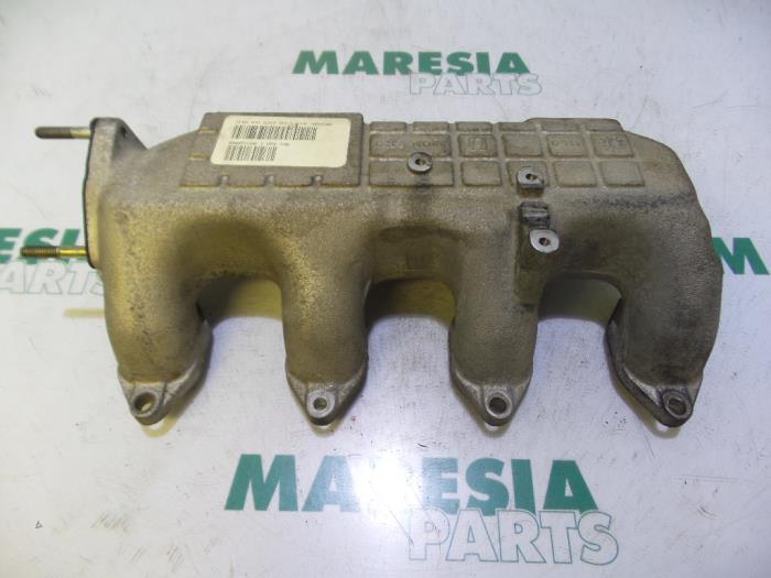Gebruikte Inlaatspruitstuk Peugeot Boxer (244) 2.8 HDi 127 Prijs € 157,50 Margeregeling aangeboden door Maresia Parts