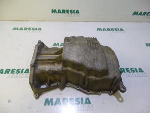 Gebruikte Carterpan Renault Clio II (BB/CB) 1.4 16V Prijs € 30,00 Margeregeling aangeboden door Maresia Parts