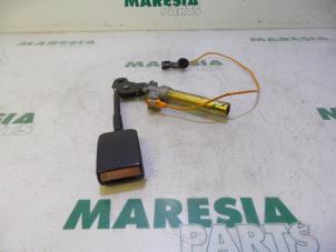 Gebruikte Gordelspanner rechts Peugeot Partner 1.9 D Prijs € 25,00 Margeregeling aangeboden door Maresia Parts