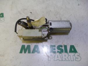 Gebruikte Motor Ruitenwisser achter Fiat Doblo (223A/119) 1.2 Prijs € 50,00 Margeregeling aangeboden door Maresia Parts