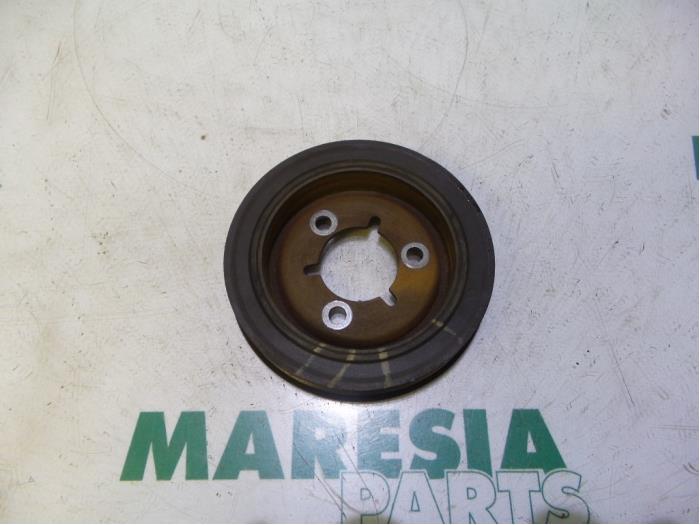 Gebruikte Poelie Krukas Peugeot 206 (2A/C/H/J/S) 1.1 XN,XR Prijs € 25,00 Margeregeling aangeboden door Maresia Parts