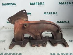 Gebruikte Uitlaatspruitstuk Renault Laguna II Grandtour (KG) 3.0 V6 24V Prijs € 75,00 Margeregeling aangeboden door Maresia Parts