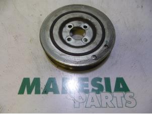 Gebruikte Krukas Poelie Fiat Doblo Cargo (263) 1.3 MJ 16V Euro 4 Prijs € 25,00 Margeregeling aangeboden door Maresia Parts
