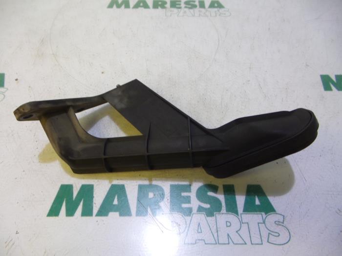 Gebruikte Oliepomp Citroen C4 Picasso (UD/UE/UF) 1.8 16V Prijs € 25,00 Margeregeling aangeboden door Maresia Parts
