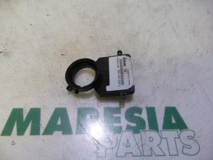 Gebruikte Stuurhoek sensor Alfa Romeo 159 (939AX) 1.9 JTDm 16V Prijs € 50,00 Margeregeling aangeboden door Maresia Parts