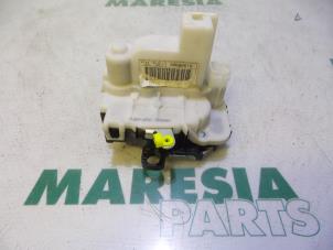 Gebruikte Deurslot Mechaniek 4Deurs links-achter Fiat Panda (169) 1.2, Classic Prijs € 25,00 Margeregeling aangeboden door Maresia Parts